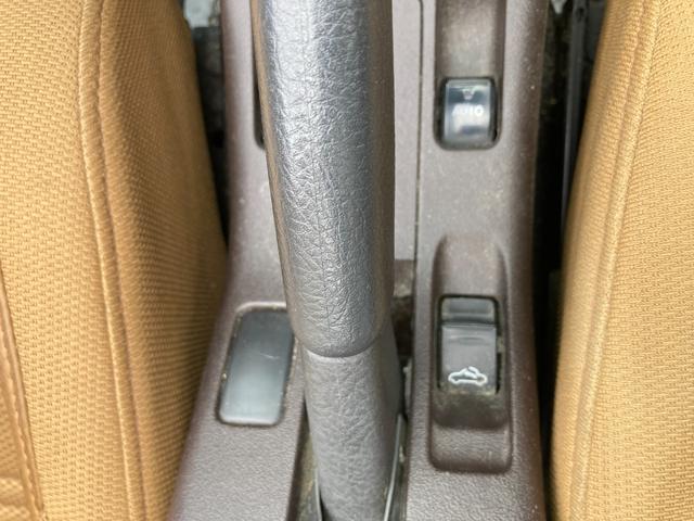 コペン ローブ　電動オープンカー　前席シートヒーター　ターボ　イージークローザー付きトランク　純正ナビ　フルセグ　Ｂｌｕｅｔｏｏｔｈ再生　ＳＤ再生　バックモニター　プッシュエンジンスタート　スマートキー　ＥＴＣ（19枚目）