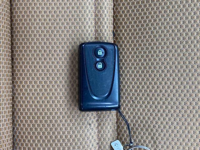 コペン ローブ　電動オープンカー　前席シートヒーター　ターボ　イージークローザー付きトランク　純正ナビ　フルセグ　Ｂｌｕｅｔｏｏｔｈ再生　ＳＤ再生　バックモニター　プッシュエンジンスタート　スマートキー　ＥＴＣ（22枚目）