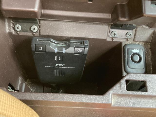 コペン ローブ　電動オープンカー　前席シートヒーター　ターボ　イージークローザー付きトランク　純正ナビ　フルセグ　Ｂｌｕｅｔｏｏｔｈ再生　ＳＤ再生　バックモニター　プッシュエンジンスタート　スマートキー　ＥＴＣ（23枚目）