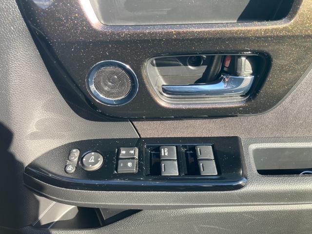 N-BOXカスタム G・Lホンダセンシング 衝突軽減ブレーキ ビルトインETC 車線逸脱アラート リアコーナーセンサー クルーズコントロール USBポート2.5A ロールサンシェード パナソニックナビ Bluetooth再生 フルセグTV(18枚目)