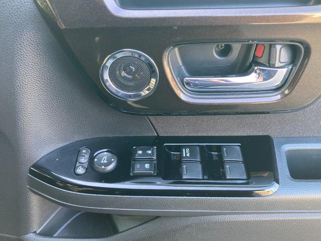 Ｎ－ＢＯＸカスタム Ｇ・Ｌホンダセンシング　衝突軽減ブレーキ　クルーズコントロール　車線逸脱アラート　カロッツェリアナビ　フルセグＴＶ　ＤＶＤビデオ再生　ＨＤＭＩ対応　ＵＳＢポート　フォグランプ　両側パワースライドドア　ビルトインＥＴＣ（10枚目）