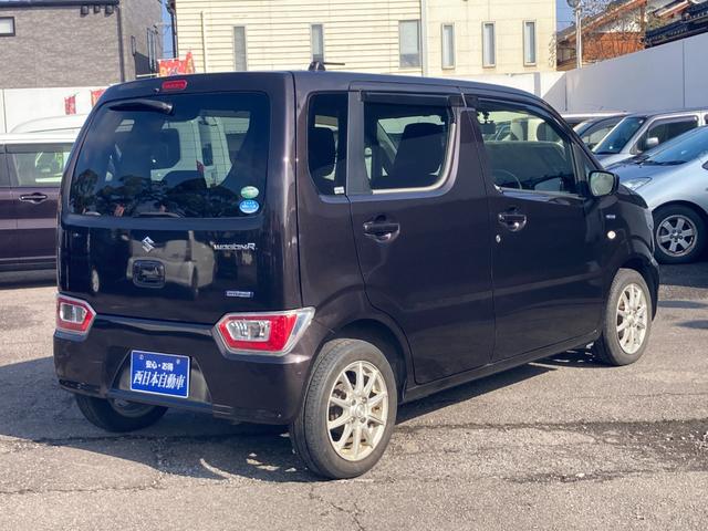 ワゴンＲ ハイブリッドＦＸ　運転席シートヒーター　衝突軽減ブレーキ　車線逸脱アラート　パナソニックナビ　Ｂｌｕｅｔｏｏｔｈ再生　ＢＤ再生　傘収納スペース付き　デイライト　室内灯ＬＥＤ仕様　バックモニター　ヘッドアップディスプレイ（4枚目）