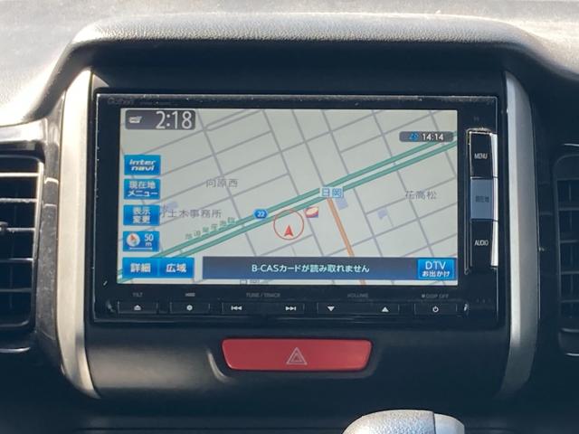 Ｎ－ＢＯＸカスタム Ｇ　ＳＳパッケージ　特別仕様車　衝突軽減ブレーキ　両側パワースライドドア　プッシュスタート　スマートキー　リアアームレスト　フォグランプ　オートライト　純正１４インチアルミ　アイドリングストップ　ＥＴＣ（7枚目）