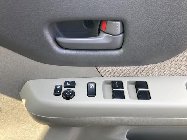 スペーシア Ｘ　後期モデル　クラリオンＨＤＤナビ　ワンセグＴＶ　ＤＶＤビデオ再生　ロールサンシェード　プッシュスタート　スマートキー　純正１４インチアルミ　助手席収納スペース　シートリフター　アイドリングストップ（11枚目）