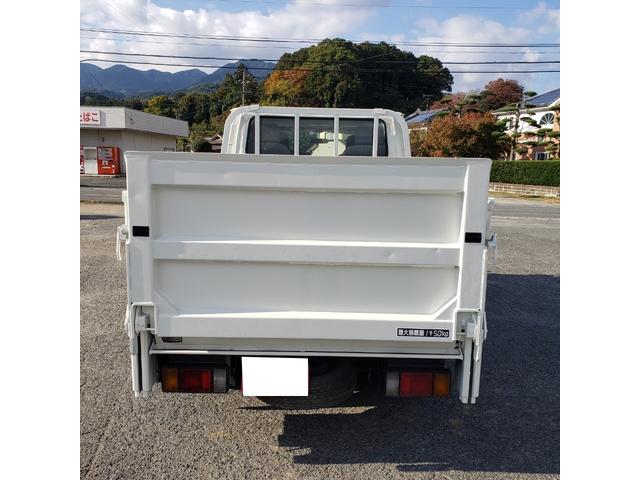 タイタントラック 　ダブルキャブ　パワーケート付　荷台鉄板張り　パワーゲート昇降能力６００ｋｇ　積載量１４５０ｋｇ（6枚目）