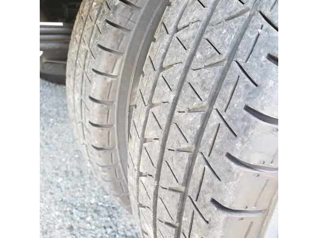 タイタントラック 　ダブルキャブ　パワーケート付　荷台鉄板張り　パワーゲート昇降能力６００ｋｇ　積載量１４５０ｋｇ（12枚目）