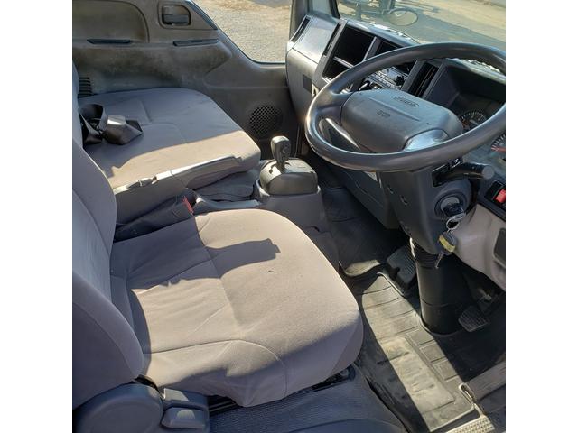 タイタントラック 　ダブルキャブ　パワーケート付　荷台鉄板張り　パワーゲート昇降能力６００ｋｇ　積載量１４５０ｋｇ（15枚目）