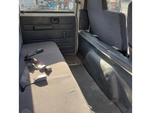 タイタントラック 　ダブルキャブ　パワーケート付　荷台鉄板張り　パワーゲート昇降能力６００ｋｇ　積載量１４５０ｋｇ（21枚目）