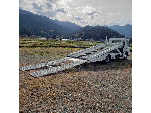 キャンター 　ラジコン付き２台積積載車ウインチ付（10枚目）