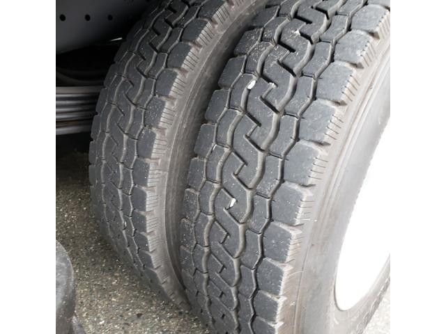 キャンター 　４段ラジコン付きクレーン車リアジャッキ付差し違いアウトリガー（18枚目）