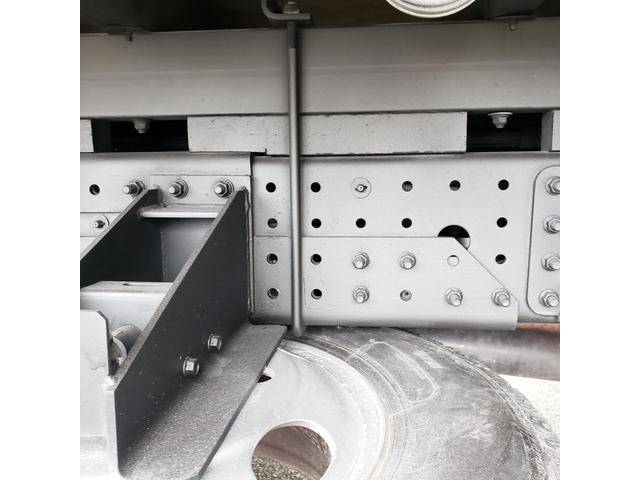 キャンター 　４段ラジコン付きクレーン車リアジャッキ付差し違いアウトリガー（20枚目）