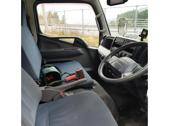 キャンター 　４段ラジコン付きクレーン車リアジャッキ付差し違いアウトリガー（23枚目）