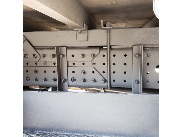 キャンター 4段ラジコン付きクレーン車 差し違いアウトリガー ICターボ 荷台鉄板張り(13枚目)