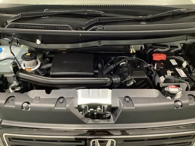 エンジンルームもしっかり洗浄していますので、覗いてみてください。