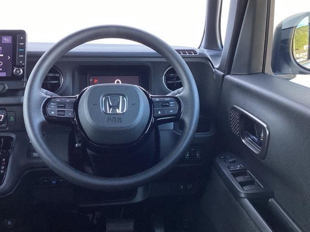 Ｎ－ＢＯＸカスタム ベースグレード　メモリーナビ　ドラレコ　ＥＴＣ　Ｗ電動ドア　ＵＳＢ接続　ＣＭＢＳ　Ｄレコ　禁煙　ベンチシート　オートエアコン　スマートキ　ＬＥＤ　盗難防止装置　クルコン　バックカメラ　フルセグＴＶ　パワーステアリング（3枚目）