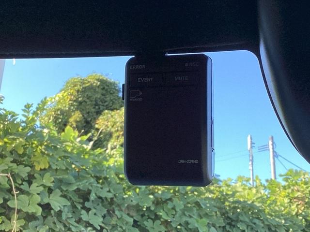 Ｎ－ＢＯＸカスタム ベースグレード　メモリーナビ　ドラレコ　ＥＴＣ　Ｗ電動ドア　ＵＳＢ接続　ＣＭＢＳ　Ｄレコ　禁煙　ベンチシート　オートエアコン　スマートキ　ＬＥＤ　盗難防止装置　クルコン　バックカメラ　フルセグＴＶ　パワーステアリング（14枚目）