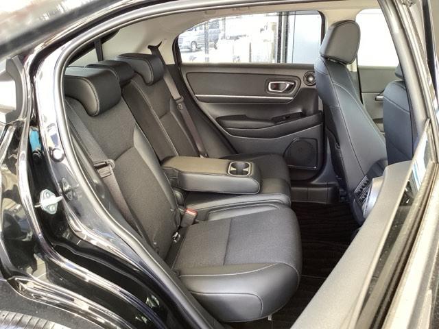 ヴェゼル ｅ：ＨＥＶＺ　純正メモリーナビ　ドラレコ　全周囲カメラ　地上デジタル　ＵＳＢ入力　ハンズフリーテールゲート　シートＨ　サイドエアＢ　サイドカメラ　パークセンサー　リヤカメラ　点検記録簿　ＬＥＤヘットライト　ＥＳＣ（17枚目）