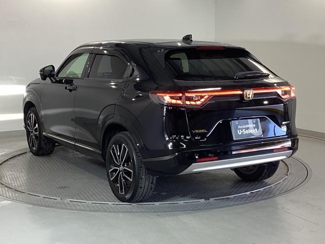 ヴェゼル ｅ：ＨＥＶＺ　純正メモリーナビ　ドラレコ　全周囲カメラ　地上デジタル　ＵＳＢ入力　ハンズフリーテールゲート　シートＨ　サイドエアＢ　サイドカメラ　パークセンサー　リヤカメラ　点検記録簿　ＬＥＤヘットライト　ＥＳＣ（27枚目）