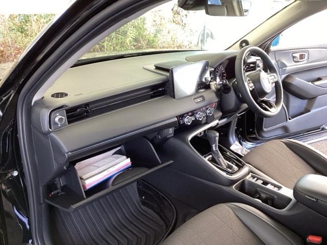 ヴェゼル ｅ：ＨＥＶＺ　純正メモリーナビ　ドラレコ　全周囲カメラ　地上デジタル　ＵＳＢ入力　ハンズフリーテールゲート　シートＨ　サイドエアＢ　サイドカメラ　パークセンサー　リヤカメラ　点検記録簿　ＬＥＤヘットライト　ＥＳＣ（34枚目）