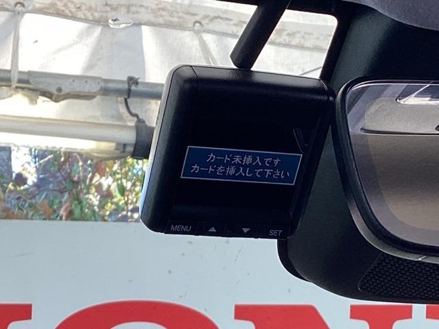 ヴェゼル ｅ：ＨＥＶＺ　純正メモリーナビ　ドラレコ　全周囲カメラ　地上デジタル　ＵＳＢ入力　ハンズフリーテールゲート　シートＨ　サイドエアＢ　サイドカメラ　パークセンサー　リヤカメラ　点検記録簿　ＬＥＤヘットライト　ＥＳＣ（51枚目）