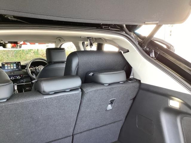 ヴェゼル ｅ：ＨＥＶＺ　純正メモリーナビ　ドラレコ　全周囲カメラ　地上デジタル　ＵＳＢ入力　ハンズフリーテールゲート　シートＨ　サイドエアＢ　サイドカメラ　パークセンサー　リヤカメラ　点検記録簿　ＬＥＤヘットライト　ＥＳＣ（66枚目）