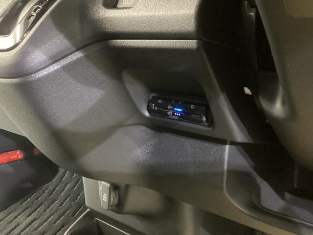 Ｎ－ＢＯＸカスタム ベースグレード　純正ナビ　フルセグ　リアカメラ　ベンチシ－ト　アクティブクルーズ　前席シートヒーター　イモビライザー　ＵＳＢ　運転席エアバッグ　スマートキー＆プッシュスタート　ＬＥＤヘッド　Ｂモニター　フリーキー（16枚目）