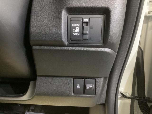 Ｎ－ＢＯＸカスタム ベースグレード　純正ナビ　フルセグ　リアカメラ　ベンチシ－ト　アクティブクルーズ　前席シートヒーター　イモビライザー　ＵＳＢ　運転席エアバッグ　スマートキー＆プッシュスタート　ＬＥＤヘッド　Ｂモニター　フリーキー（17枚目）