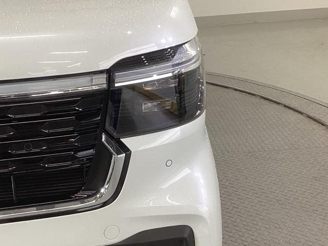 Ｎ－ＢＯＸカスタム ベースグレード　純正ナビ　フルセグ　リアカメラ　ベンチシ－ト　アクティブクルーズ　前席シートヒーター　イモビライザー　ＵＳＢ　運転席エアバッグ　スマートキー＆プッシュスタート　ＬＥＤヘッド　Ｂモニター　フリーキー（29枚目）