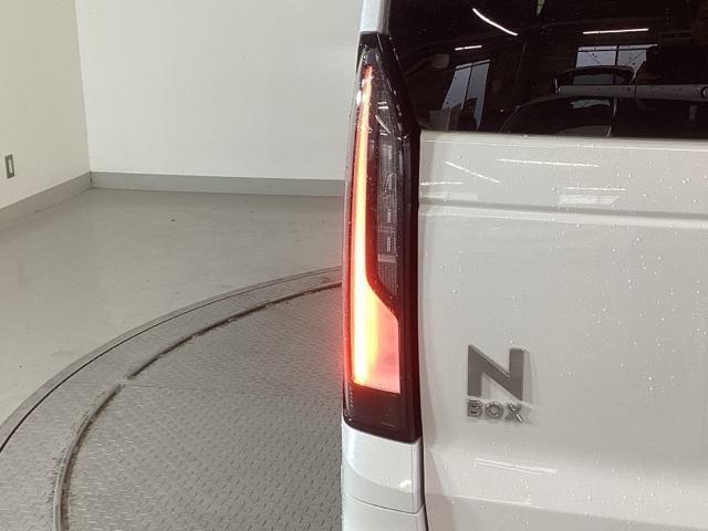 Ｎ－ＢＯＸカスタム ベースグレード　純正ナビ　フルセグ　リアカメラ　ベンチシ－ト　アクティブクルーズ　前席シートヒーター　イモビライザー　ＵＳＢ　運転席エアバッグ　スマートキー＆プッシュスタート　ＬＥＤヘッド　Ｂモニター　フリーキー（35枚目）