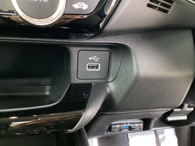 �t�r�a���͒[�q���Ă܂��B�t�r�a��������ڑ����ĉ��y�t�@�C���A�摜�t�@�C���A����t�@�C���Ȃǂ��i�r��ʂŊy���߂܂��@���ꕔ�̃f�B�X�v���C�I�[�f�B�I�A�b�c�`���[�i�[�̏ꍇ�͉��y�t�@�C���݂̂ƂȂ�܂�