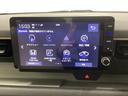 HondaCONNECT対応の便利なナビディスプレー。お持ちのスマートフォンと連携して、ナビやBluetoothでの音楽再生が可能です。デザインはもちろん、操作性も良好です。