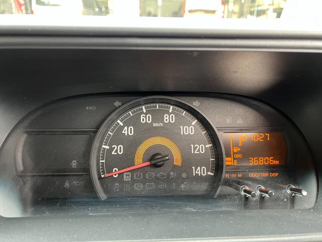 ハイゼットカーゴ ワンオーナー 純正オーディオ 記録簿 ヘッドライトレベライザー 集中ドアロック 純正ゴムマット バイザー オーバーヘッドコンソール 追突軽減装置 フルフラット(19枚目)