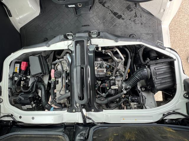 ハイゼットカーゴ ワンオーナー 純正オーディオ 記録簿 ヘッドライトレベライザー 集中ドアロック 純正ゴムマット バイザー オーバーヘッドコンソール 追突軽減装置 フルフラット(24枚目)