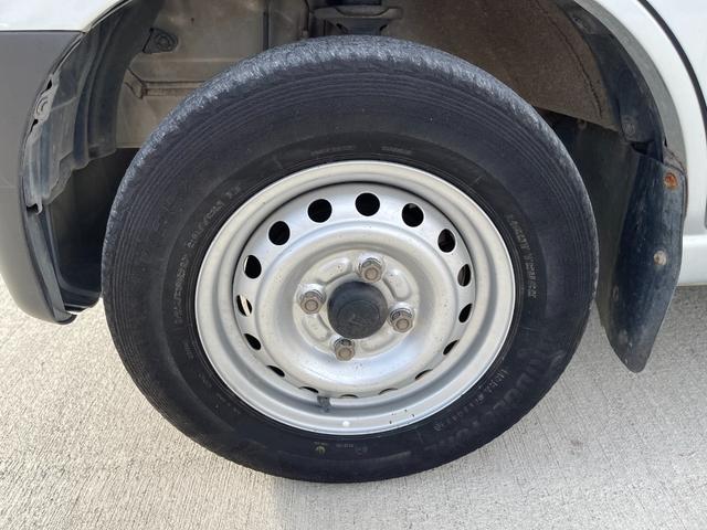 ハイゼットカーゴ DX SAIII ワンオーナー 純正オーディオ キーレス バックカメラ パワーウインドウ リア送風 アイドリングストップ オーバーヘッドコンソール 追突軽減装置 点検記録簿 純正ゴムマット バイザー プライバシーガラス(26枚目)