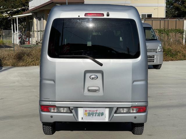 ハイゼットカーゴ ワンオーナー純正オーディオ 記録簿 バックモニター パワーウインドウ キーレス アイドリングストップ 点検記録簿 プライバシーガラス 純正オーディオ 純正ゴムマット オーバーヘッドコンソール(5枚目)