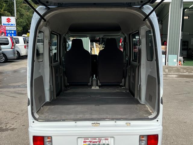 スクラム ＰＣスペシャル　純正オーディオ　バックカメラ　ＣＤ再生　ＡＵＸ　パワーウィンドウ　電格ミラー　オーバーヘッドコンソール　純正ゴムマット　バイザー　プライバシーガラス　取説　点検記録簿　ハイルーフ（15枚目）
