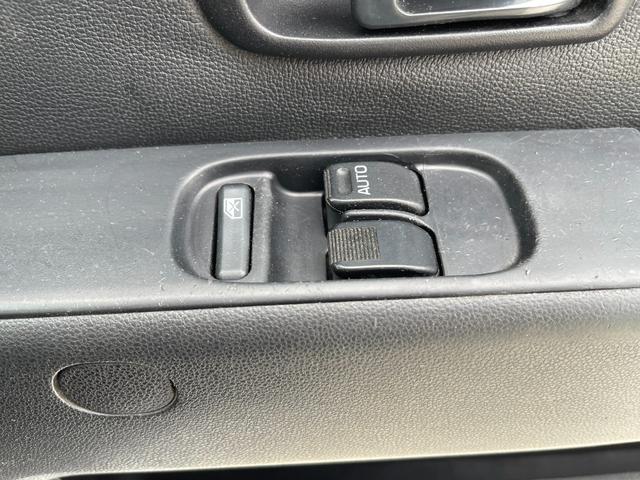 ハイゼットカーゴ ＤＸ　ＳＡＩＩＩ　ワンオーナー　点検記録簿　バックカメラ　オーバーヘッドコンソール　パワーウィンドウ　キーレス　純正オーディオ　純正ゴムマット　衝突軽減装置　タイミングチェーン式　集中ドアロック　両側スライドドア（20枚目）