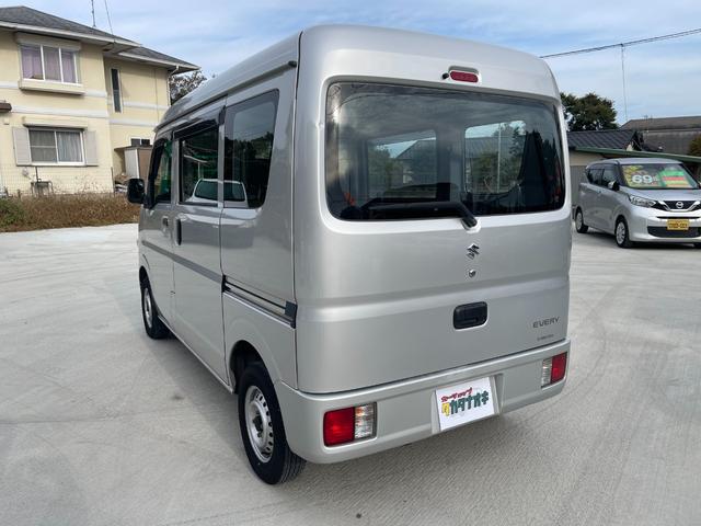 エブリイ PA ワンオーナー 整備点検記録簿 ドラレコ MTモード付き 純正オーディオ 純正フロアマット ドアバイザー ヘッドライトレベライザー 集中ドアロック 取説 スペアキー有 タイミングチェーン式 リヤ熱戦(6枚目)