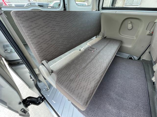 エブリイ PA ワンオーナー 整備点検記録簿 ドラレコ MTモード付き 純正オーディオ 純正フロアマット ドアバイザー ヘッドライトレベライザー 集中ドアロック 取説 スペアキー有 タイミングチェーン式 リヤ熱戦(12枚目)