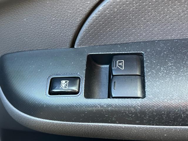 ＮＶ３５０キャラバンバン ロングＤＸターボ　純正オーディオ　バックカメラ　スマートキー　プッシュスタート　ワンオーナー　電格ミラー　衝突軽減装置　純正ゴムマット　ライトレベライザー　純正ドアバイザー　後席フィルム加工　両側スライドドア（21枚目）