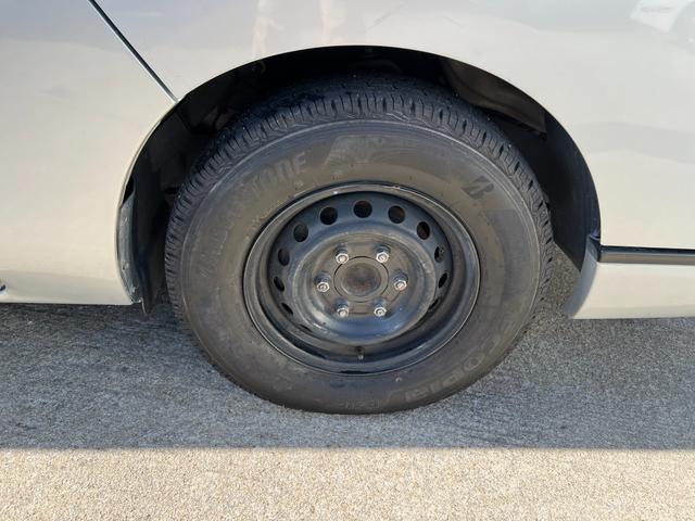 ＮＶ３５０キャラバンバン ロングＤＸターボ　純正オーディオ　バックカメラ　スマートキー　プッシュスタート　ワンオーナー　電格ミラー　衝突軽減装置　純正ゴムマット　ライトレベライザー　純正ドアバイザー　後席フィルム加工　両側スライドドア（28枚目）