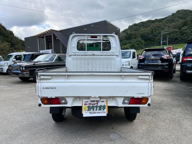 ミニキャブトラック ＶＸ－ＳＥ　純正オーディオ　社外アルミ　ブロックタイヤ　３方開　パートタイム４ＷＤ　純正ゴムマット　純正バイザー　ヘッドライトレベライザー（5枚目）
