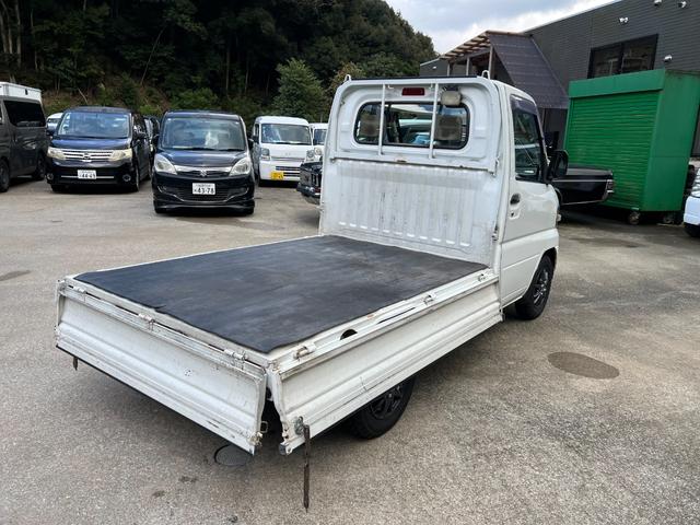 ミニキャブトラック ＶＸ－ＳＥ　純正オーディオ　社外アルミ　ブロックタイヤ　３方開　パートタイム４ＷＤ　純正ゴムマット　純正バイザー　ヘッドライトレベライザー（8枚目）
