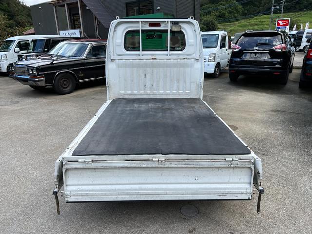 ミニキャブトラック ＶＸ－ＳＥ　純正オーディオ　社外アルミ　ブロックタイヤ　３方開　パートタイム４ＷＤ　純正ゴムマット　純正バイザー　ヘッドライトレベライザー（9枚目）