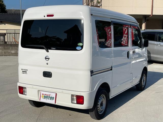 ＮＶ１００クリッパーバン ＤＸ　セーフティパッケージ　２ｎｄ発進　障害物センサー　横滑り防止　衝突軽減　レーンキープアシスト　点検記録薄　盗難防止装置　ＥＴＣ　ＭＴモード　純正マット　純正オーディオ　キーレス　ドアバイザー　オーバーヘッドコンソール（4枚目）