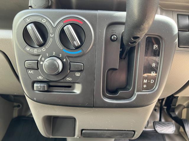 エブリイ PA 純正オーディオ 社外ナビ 地デジ視聴 Bluetooth DVD再生 ワンオーナー 2nd発進 点検記録簿 パートタイム4WD 純正ゴムマット バイザー ライトレベライザー ハイルーフ(21枚目)