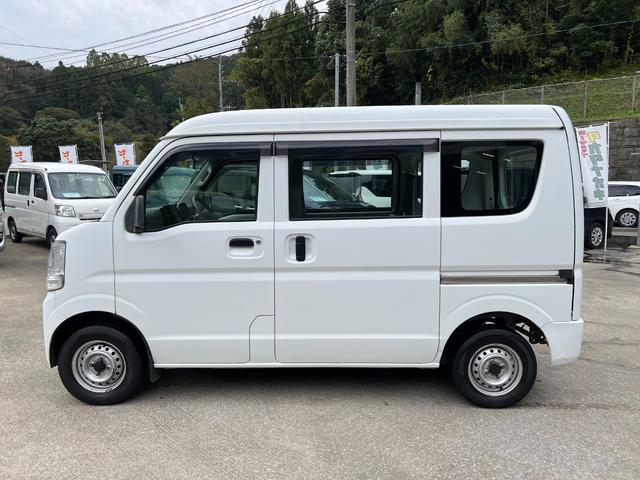 各種保険やＪＡＦ・ロードサービスの取り扱い御座います。万が一の際も提携工場完備でご対応可能です。グーネット無料通話：００７８６０４５５０３８