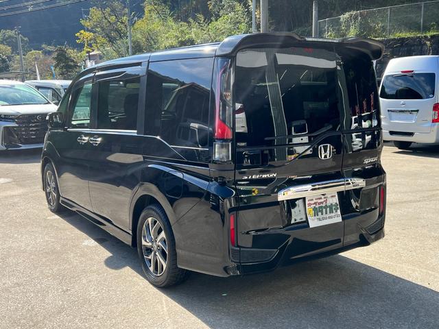 ステップワゴンスパーダ スパーダ　ナビ　フルセグ視聴　Ｂｌｕｅｔｏｏｔｈ　バックカメラ　全方位カメラ　ドライブレコーダー　ＥＴＣ　ＬＥＤヘッドライト　クルーズコントロール　両側電動スライドドア　盗難防止　アルミホイール　ドアバイザー（7枚目）