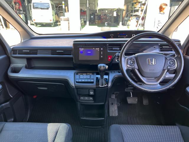 ステップワゴンスパーダ スパーダ　ナビ　フルセグ視聴　Ｂｌｕｅｔｏｏｔｈ　バックカメラ　全方位カメラ　ドライブレコーダー　ＥＴＣ　ＬＥＤヘッドライト　クルーズコントロール　両側電動スライドドア　盗難防止　アルミホイール　ドアバイザー（19枚目）