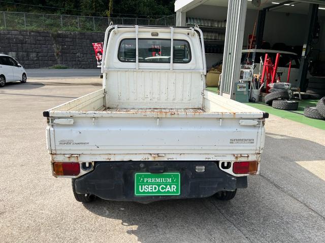サンバートラック ＴＣ－ＳＣ　ワンオーナー　４ＷＤ　オートマ車　純正オーディオ　ゴムマット　ドアバイザー　３方開　エアコン　パワステ（3枚目）